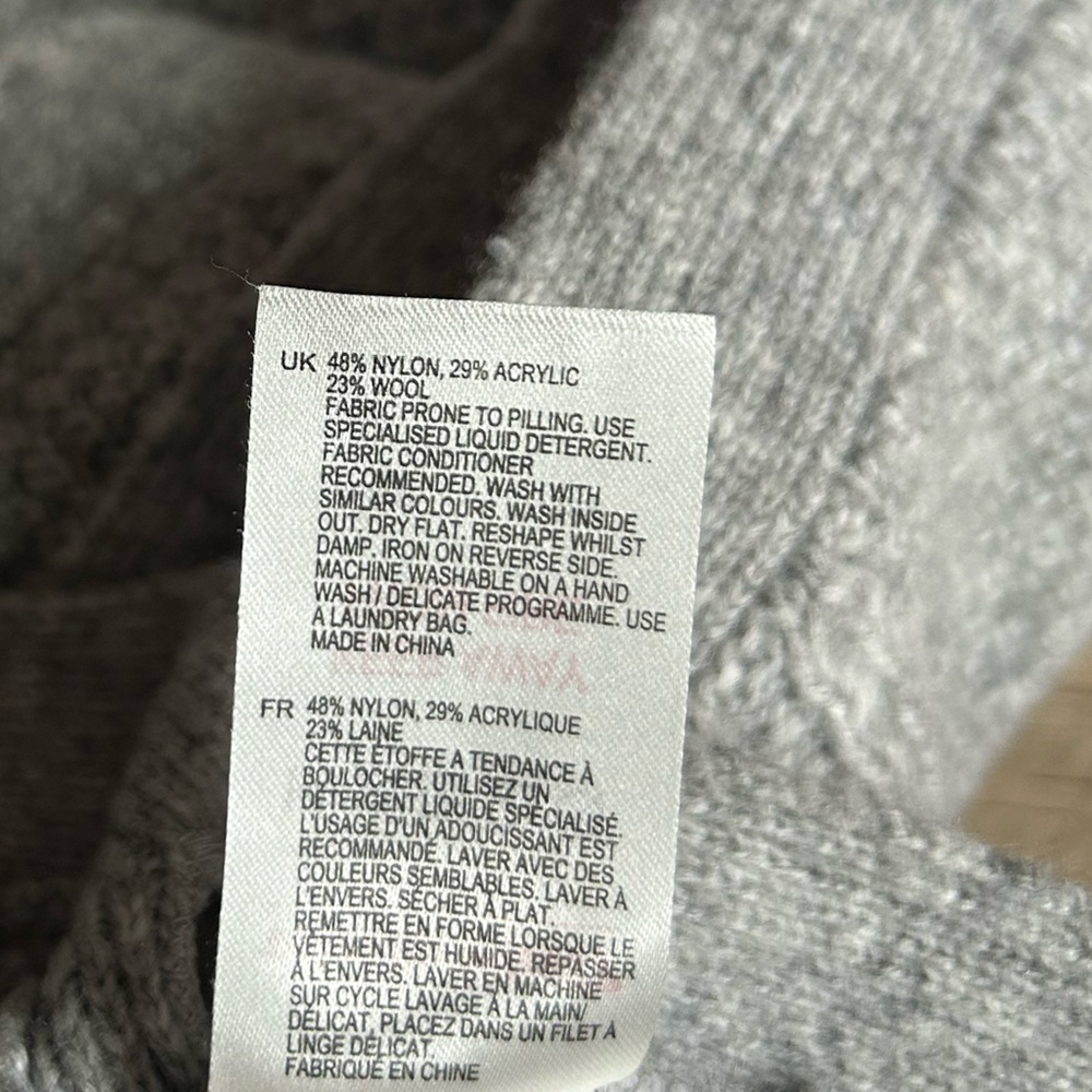Wool blend Gray Women's poncho cape cable knit winter cozy - Picture 5 of 10